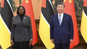 epa12453420 Chinese President Xi Jinping (R) meets with Prime Minister of Mozambique Maria Benvinda Delfina Levi, who is in Beijing for the Global Leaders' Meeting on Women, at the Great Hall of the People in Beijing, China, 14 October 2025.  EPA/XINHUA / Zhai Jianlan CHINA OUT / UK AND IRELAND OUT  /       MANDATORY CREDIT EDITORIAL USE ONLY