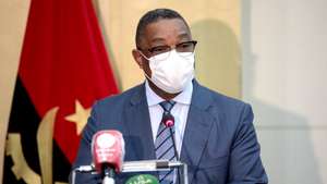 O ministro do Interior angolano, Eugénio Laborinho, discursa na abertura de uma reunião com os procuradores junto dos Serviços Executivos Centrais do órgão, em Luanda, Angola, 25 de junho de 2020. AMPE ROGÉRIO/LUSA