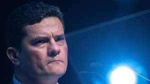 epa09574528 Former Brazilian judge Sergio Moro attends a meeting with supporters in Brasilia, Brazil 10 November 2021. Former Brazilian judge Sergio Moro, who imprisoned Luiz Inacio Lula da Silva and later became President Jair Bolsonaro's minister, joined the Podemos party on 10 November that hailed him as a possible presidential candidate for 2022.  EPA/Joedson Alves