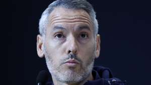 epa12583638 Braga's head coach Carlos Vicens attends a press conference, in Nice, France, 10 November 2025. Sporting de Braga will face OGC Nice in their UEFA Europa League soccer match on 11 November.  EPA/SEBASTIEN NOGIER