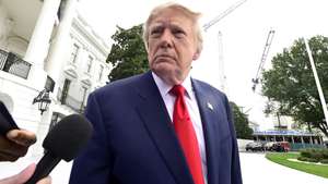 epa13294910 US President Donald Trump speaks to reporters before departing from the South Lawn of the White House in Washington, DC, USA, 10 October 2026. Trump is traveling to Clarksville, Tennessee, to attend a campaign rally in support of Republican candidates running in the November elections.  EPA/RON SACHS / POOL