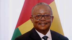 epa12168115 President of Guinea-Bissau Umaro Sissoco Embalo poses for photos during his meeting with the Latvian president in Riga, Latvia, 10 June 2025. During the meeting, both presidents discussed bilateral relations between the two countries, current security challenges in Africa and Europe, and cooperation in international organizations.  EPA/TOMS KALNINS