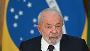 epa10690884 Brazilian President Luiz Inacio Lula da Silva speaks during a meeting with retail businessmen at the Planalto Palace in Brasilia, Brazil, 14 June 2023.  EPA/Andre Borges
