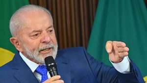 epa11536806 Brazil's President Luiz Inacio Lula da Silva speaks during a ministerial meeting at the Palacio da Planalto in BrasÃ­lia, Brazil, 08 August 2024. Lula da Silva stated that the country's economy remains 'very balanced' despite the outlook for a potential international crisis.  EPA/ANDRE BORGES