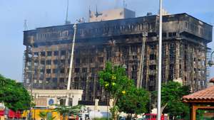 epa10895012 Firefighters try to extinguish a fire at the Security Directorate building in Ismailia, Egypt, 02 October 2023. According to the Egyptian Ministry of Health and Populations, at least 26 people were injured in the fire that started on the morning of 02 October.  EPA/STR