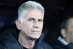 epa09850077 Egypt's head coach Carlos Queiroz reacts before the FIFA Qatar 2022 World Cup Africa qualifiers match between Egypt and Senegal at the International Cairo stadium in Cairo, Egypt, 25 March 2022.  EPA/KHALED ELFIQI