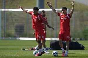 Sporting de Braga players Pau Víctor (R) during a training session in Braga, Portugal, 12 August 2026. Sporting de Braga will play against Dinamo-Minsk during the UEFA Conference League Third qualifying round 2nd leg soccer match  at City Stadium Beroe, Stara Zagora, Bulgaria on 13 August 2026.  HUGO DELGADO/LUSA