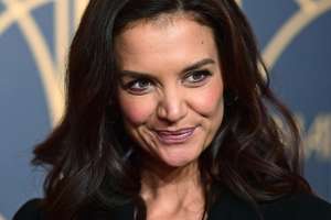 epa08128023 US actress Katie Holmes attends the fashion show of German brand Marc Cain during the Berlin Fashion Week, in Berlin, Germany, 14 January 2020. The Berlin Fashion Week presents creations of the Fall/Winter 2020 collections and runs from 13 to 17 January.  EPA/CLEMENS BILAN