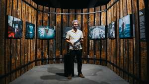 Pepe Grix na exposição “10 Anos de Histórias em Fotografia”