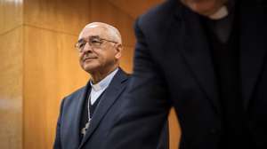 Abertura da Assembleia Plenária da CEP, que decorre de 17 a 20 de Abril em Fátima: Bispo D. José Ornelas, atual presidente da Conferência Episcopal Portuguesa (CEP), chega agora ao fim do primeiro mandato de três anos. Apesar de poder ser reeleito, tem surgido notícias que dão conta a sua alegada indisponibilidade para continuar no cargo. Durante os quatro dias de reunião plenária do episcopado, também serão eleitos os restantes membros do Conselho Permanente, e os presidentes das comissões Episcopais. 17 de Abril de 2023, Fátima TOMÁS SILVA/OBSERVADOR