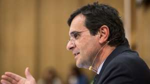 SNS Summit, a primeira cimeira organizada pela Direção Executiva do SNS, com a missão de criar sugestões para uma reforma nas urgências hospitalares. Intervenção do ex-ministro da Saúde, Adalberto Campos Fernandes. 23 de Março de 2023 Hospital de Santa Maria, Lisboa TOMÁS SILVA/OBSERVADOR
