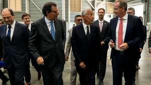 19 de Agosto de 2025 - Portugal, Autoeuropa. Visita do Presidente da República, Marcelo Rebelo de Sousa, e do ministro adjunto e da Coesão Territorial, Manuel Castro Almeida, à fábrica Autoeuropa da Volkswagen. À direita está Christian Vollmer, da comissão executiva do grupo.