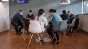 Reportagem sobre a CAPITI, ipss que acompanha crianças e jovens com problemas mentais de forma gratuita ou conforme rendimentos. O Observador deslocou-se até à clínica PIN, em Paço de Arcos, onde pode acompanhar sessões entre técnicos e crianças que fazem parte da CAPITI. 25 de Março de 2023 Clínica PIN, Paço de Arcos TOMÁS SILVA/OBSERVADOR
