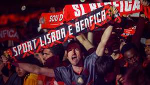 Adeptos do Sport Lisboa e Benfica festejam o 38º titulo na rotunda do Marquês de Pombal, em Lisboa. Lisboa, 27 de maio 2023 ANDRÉ DIAS NOBRE / OBSERVADOR