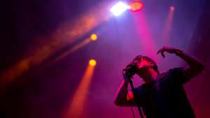 NOS ALIVE 2022: Concerto de The Strokes, no palco principal no primeiro dia do festival. 6 de Julho de 2022 Passeio Marítimo de Algés, Lisboa TOMÁS SILVA/OBSERVADOR