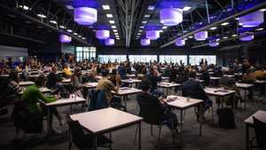 Conferência sobre o Futuro da Europa (COFOE) em Maastricht: O painel de cidadãos da Conferência Sobre o Futuro da Europa que se realizou entre os dias 11 e 13 de Fevereiro, juntou centenas de cidadãos europeus de idades entre os 16 e os 70 anos num centro de conferências em Maastricht. Com o objetivo de, interculturalmente, apresentarem propostas novas ao parlamento Europeu. As ideias foram discutidas e votadas no último dia. 11, 12 e 13 de Fevereiro de 2022 Países Baixos, Maastricht TOMÁS SILVA/OBSERVADOR