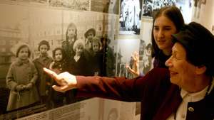 Hanna Pick (R), former friend of German-