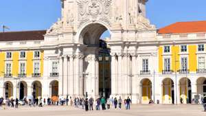 Praca Do Comercio' square.
