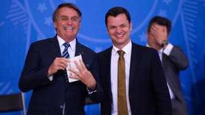 Bolsonaro Unveils Project for New National ID's and Passports