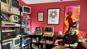 David Freeman, super-fã da Apple, fotografado em casa