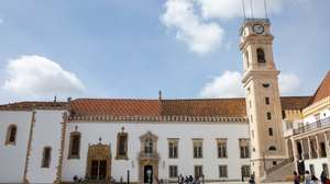 Autores de ocupação de edifício em Coimbra repudiam atos da Universidade