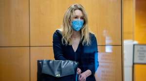 Elizabeth Holmes Theranos Trial Begins With Jury Selection