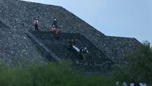 Pirâmide da Lua, em Teotihuacan, onde um atirador matou uma pessoa a 20 de abril de 2026