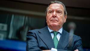 Ex-Chancellor Schröder at hearing in the Economic Committee