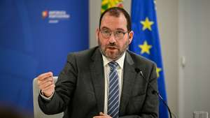 Ministro da Educação defende que escola tem "missão de formar para a cidadania"