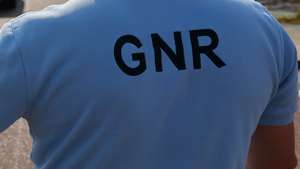 Militares da Guarda Nacional Republicana (GNR) dedicados ao controlo de fronteiras , procedem à  identificação seletiva de condutores de ligeiros à entrada para Portugal na fronteira do Caia (Elvas). Estas ações iniciaram às 00.00 de hoje nos 21 pontos de passagem autorizados na fronteira terrestre nacional, devido às Jornadas Mundiais da Juventude, que decorrerão no início do mês de agosto. Elvas, 22 de julho de 2023. NUNO VEIGA/LUSA