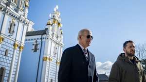Joe Biden e Volodymyr Zelensky, na visita do Presidente dos EUA a Kiev, a 20 de fevereiro de 2023