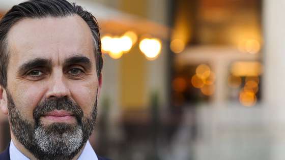 O novo bastonário da Ordem dos Médicos, Carlos Cortes, durante a cerimónia da sua posse, no Pátio da Galé, Lisboa, 15 de março de 2023. A 16 de fevereiro, o médico Patologista Clínico foi eleito bastonário dos médicos com 61,94% dos votos, num total de 11.176 votos, na segunda volta das eleições disputadas com o médico Rui Nunes, que obteve 6.867 votos. MANUEL DE ALMEIDA/LUSA