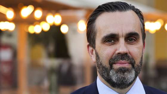 O novo bastonário da Ordem dos Médicos, Carlos Cortes, durante a cerimónia da sua posse, no Pátio da Galé, Lisboa, 15 de março de 2023. A 16 de fevereiro, o médico Patologista Clínico foi eleito bastonário dos médicos com 61,94% dos votos, num total de 11.176 votos, na segunda volta das eleições disputadas com o médico Rui Nunes, que obteve 6.867 votos. MANUEL DE ALMEIDA/LUSA