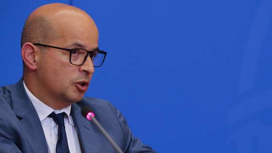 O ministro de Estado e das Finanças, João Leão, durante uma conferência de imprensa, sobre medidas de mitigação do aumento dos preços dos combustíveis, no Ministério das Finanças, em Lisboa, 4 de março de 2022. MANUEL DE ALMEIDA/LUSA