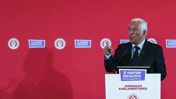 O primeiro-ministro e secretáripo-geral do Partido Socialista, António Costa discursa no encerramento das jornadas Parlamentares do Partido Socialista, 28 março 2023, em Tomar. PAULO CUNHA/LUSA