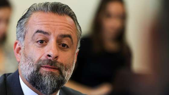 O presidente do Sindicato Nacional do Pessoal de Voo da Aviação Civil (SNPVAC), Ricardo Penarróias, intervém durante a sua audição perante a comissão Parlamentar de Inquérito à Tutela Política da Gestão da TAP, na Assembleia da República, em Lisboa, 26 de abril de 2023. MANUEL DE ALMEIDA/LUSA