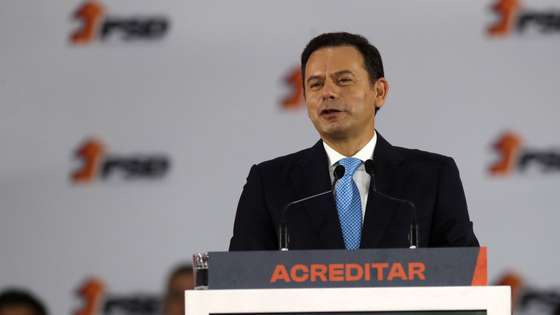 Luís Montenegro, presidente eleito do PSD, intervém no 40.º Congresso Nacional do Partido Social Democrata, que decorre no Pavilhão Rosa Mota, no Porto, 03 de julho de 2022. ESTELA SILVA/LUSA