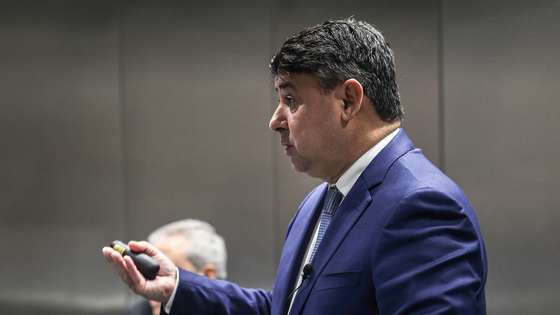 O presidente Comissão Nacional de Acompanhamento do Plano de Recuperação e Resiliência (CNA-PRR), Pedro Dominguinhos, apresenta o relatório de acompanhamento do PRR, no Campus da Administração Pública Portuguesa em Lisboa, 13 de novembro de 2023. MANUEL DE ALMEIDA/LUSA