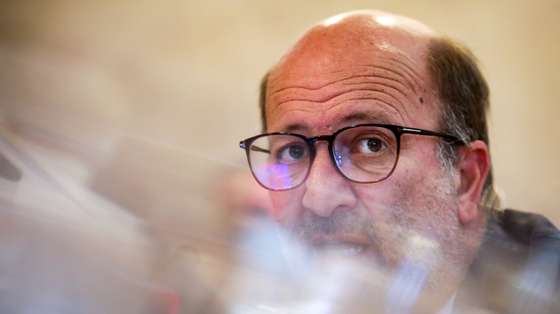 O ministro do Ambiente e da Ação Climática, João Pedro Matos Fernandes, durante a Comissão de Ambiente, Energia e Ordenamento do Território, na Assembleia da República, em Lisboa, 11 de maio de 2021. ANDRÉ KOSTERS/LUSA