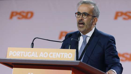 Paulo Rangel, candidato derrotado nas últimas eleições diretas, discursa durante o segundo dia do 39.º Congresso Nacional do Partido Social Democrata (PSD), no Europarque, em Santa Maria da Feira, 18 de dezembro de 2021. ESTELA SILVA/LUSA