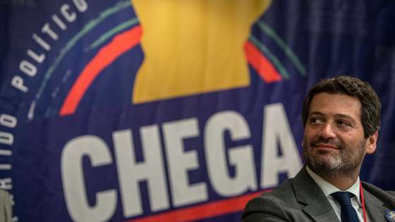 O Presidente do Chega, André Ventura, durante a sessão de encerramento do III Congresso do Chega Açores em Ponta Delgada, Ilha de São Miguel, nos Açores, 30 de Abril de 2022.  EDUARDO COSTA/LUSA