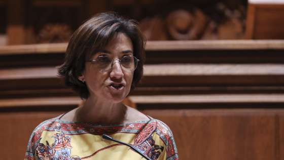 A ministra da Agricultura e Alimentação, Maria do Céu Antunes  intervém na Comissão de Orçamento e Finanças que inicia a apreciação da especialidade do Orçamento do Estado para 2023 na Assembleia da República, Lisboa, 3 de novembro de 2022. MIGUEL A. LOPES/LUSA