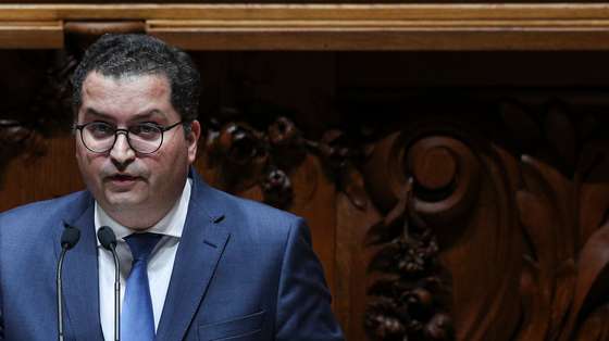 Sessão plenária na Assembleia da República, com a presença do Governo para o debate do estado da Nação. O lider parlamentar do Partido Social Democrata (PSD), Joaquim Miranda Sarmento Lisboa, 20 de Julho de 2022. FILIPE AMORIM/OBSERVADOR