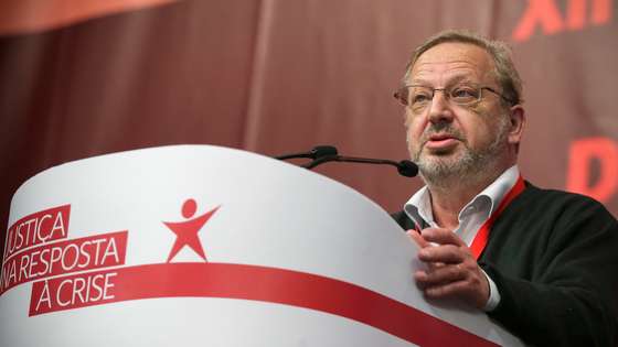 O fundador do Bloco de Esquerda (BE), Francisco Luís Fazenda, intervém durante a XII Convenção Nacional do Bloco de Esquerda, realizada no Pavilhão de congressos e desportos, Matosinhos, 22 de maio de 2021. MANUEL FERNANDO ARAUJO/LUSA