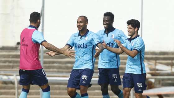 Os jogadores do FC Vizela festejam o golo contra o V.Setúbal