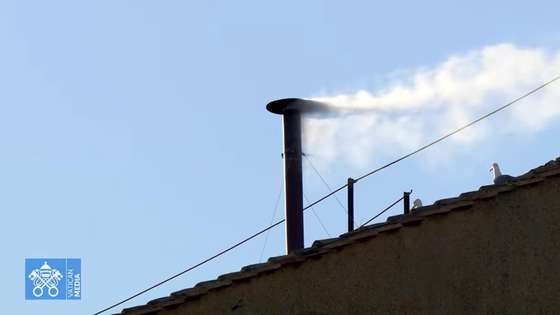 epa12084035 A screen grab taken from a video released by the Vatican Media shows the white smoke coming out of the chimney of the Sistine Chapel, where the conclave for the election of the new pope takes place, in the Vatican, 08 May 2025.  EPA/VATICAN MEDIA HANDOUT -BEST QUALITY AVAILABLE-HANDOUT EDITORIAL USE ONLY/NO SALES