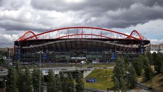 epa08487675 (FILE) - General view of the Luz Stadium prior to the UEFA Champions League final between Atletico Madrid and Real Madrid in Lisbon, Portugal, 22 May 2014 (re-issued on 16 June 2020). Lisbon's Estadio da Luz is expected to host the 2020 UEFA Champions League final in a decision by the UEFA executive committee set to be announced on 17 June 2020.  EPA/ANDRE KOSTERS *** Local Caption *** 51384305