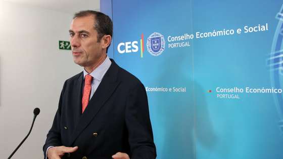 O secretário-geral  da Confederação dos Agricultores de Portugal, Luis Mira, fala aos jornalistas após a reunião extraordinária da Comissão Permanente de Concertação Social realizada na sede do Conselho Económico e Social (CES), Lisboa, 16 de outubro de 2019.  MANUEL DE ALMEIDA/LUSA