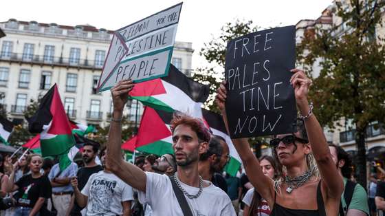 People participate in a demonstration organized by the Association for the Liberation of Palestine, Lisbon, Portugal, 9th October 2023.  TIAGO PETINGA/LUSA