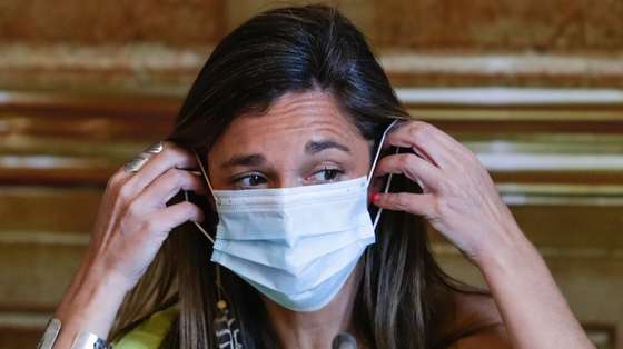 A bastonária da Ordem dos Enfermeiros, Ana Rita Cavaco, fala perante a Comissão de Saúde, na Assembleia da República em Lisboa, 27 de maio de 2020. TIAGO PETINGA/LUSA